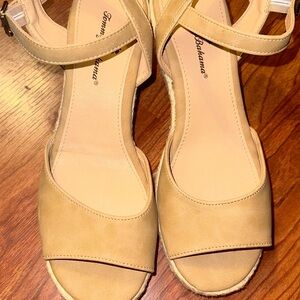 Tommy Bahama wedge open toe sandals. BNWT  beige. Caisy style. Style.